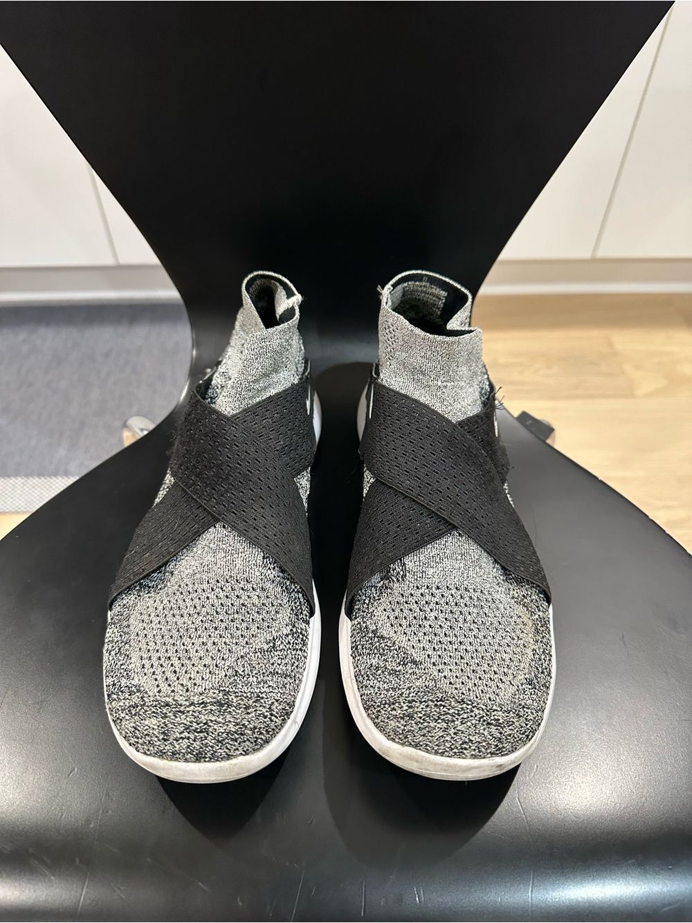 Mens 10.5 Nike Free Grey Knit Slip-On Sneakers with Black Elastic Cross Straps